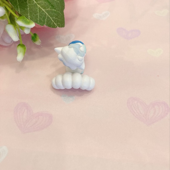 Pokémon Alolan Vulpix Charm - Picture 3 of 3